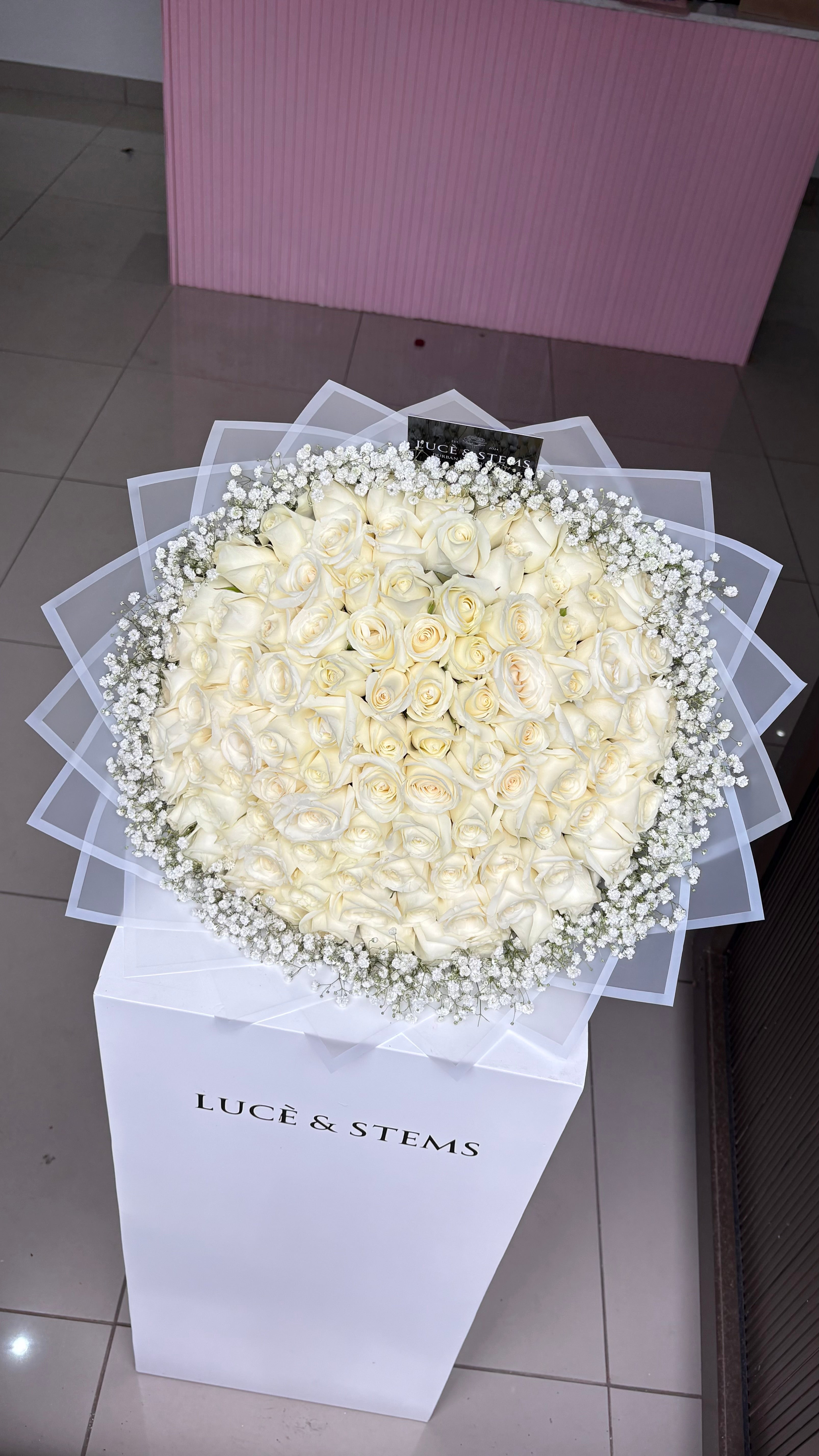 Bouquets with baby’s breath/ Gyp
