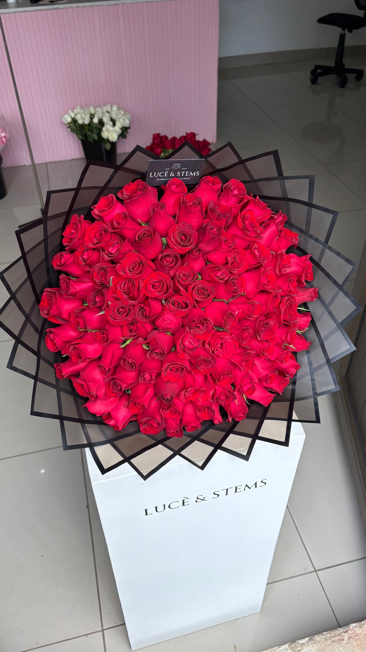 Red Plain Rose Bouquets